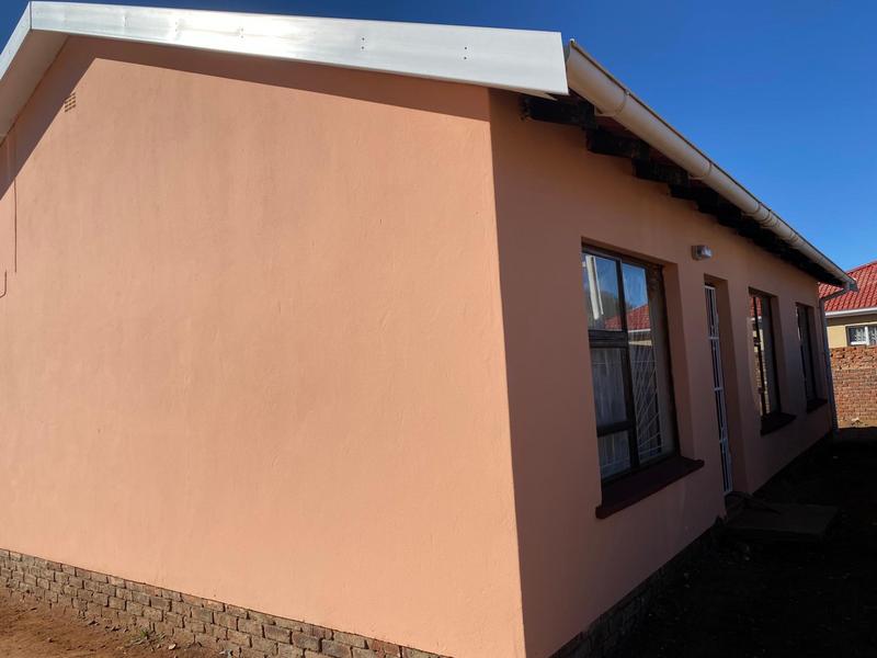 To Let 3 Bedroom Property for Rent in Komani Park Eastern Cape